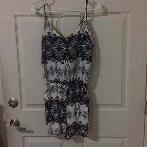 Romper navy and white